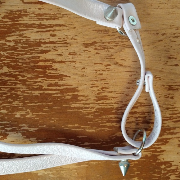 Creepyyeha pastel pink leather collar necklace - Picture 3 of 5